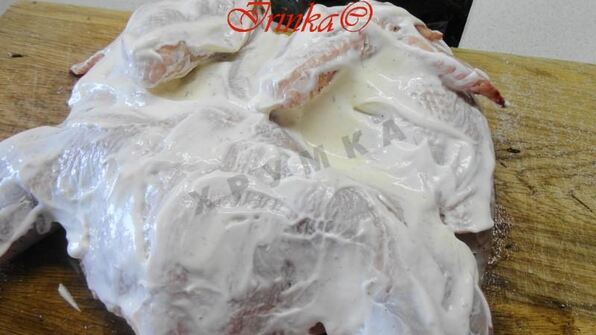 пряный цыпленок в сметане запеченный в рукаве