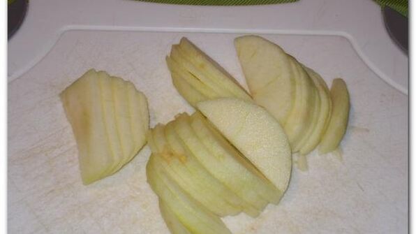 свинина с картофелем, яблоком и сельдереем