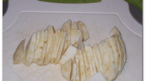 свинина с картофелем, яблоком и сельдереем