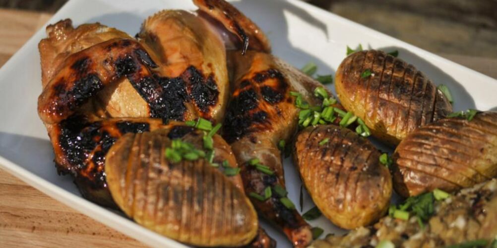 Рецепт цыплят-корнишонов с запеченным картофелем