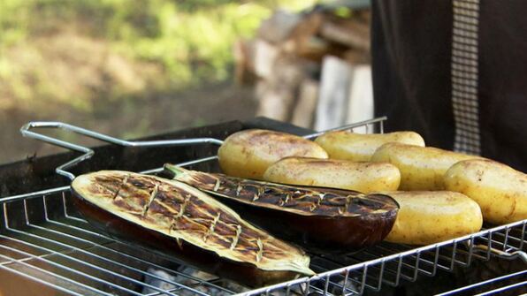 цыплята-корнишоны с запеченным картофелем