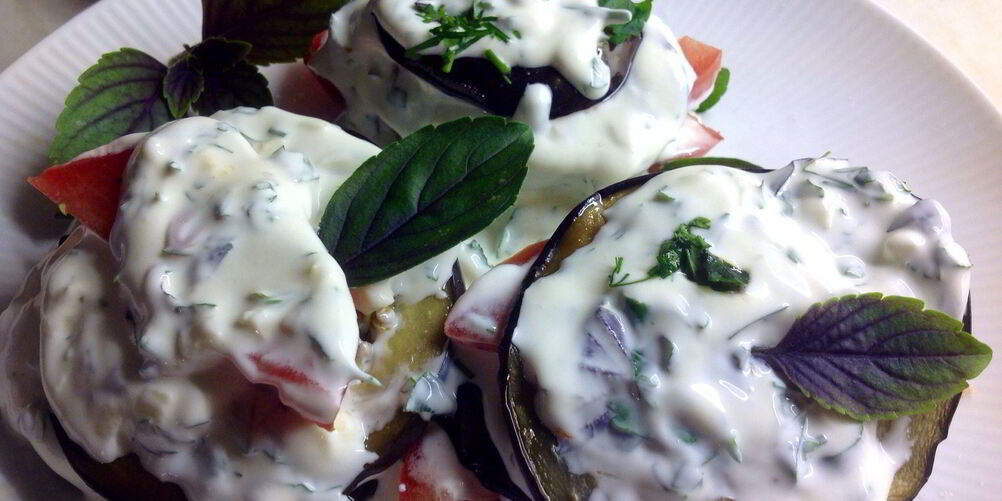 Рецепт баклажанов со сметаной и зеленью