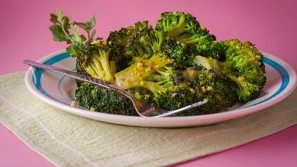 Капуста брокколи жареная