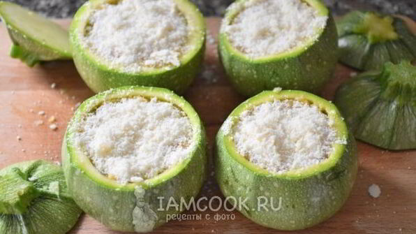 цукини, фаршированные мясом индейки и сыром
