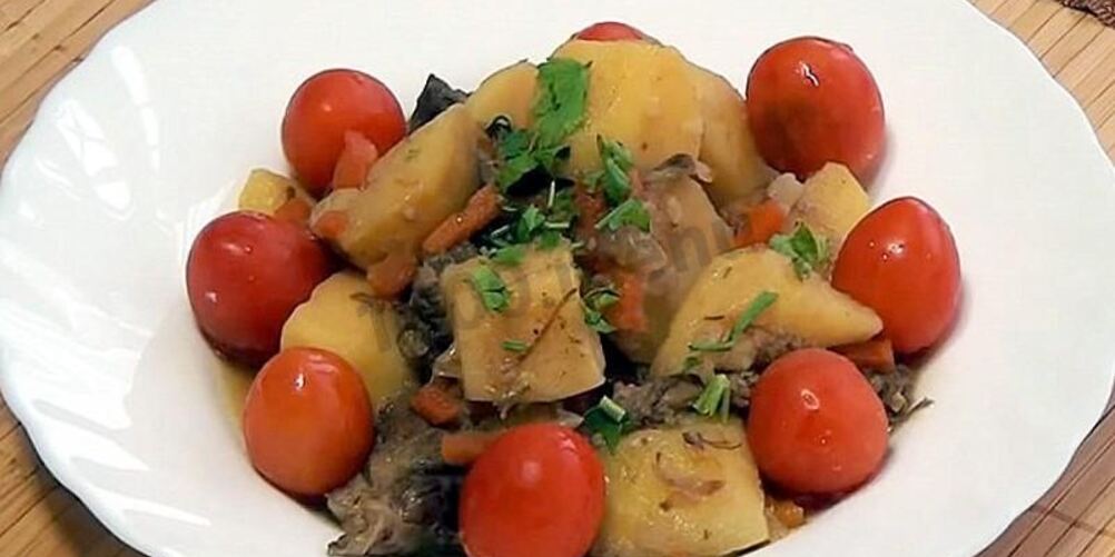 Рецепт тушеной картошки с тушенкой в мультиварке