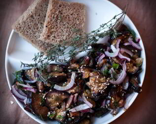 Жареный баклажан в медовом маринаде