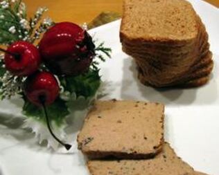 Фуа гра с поджаренными тостами