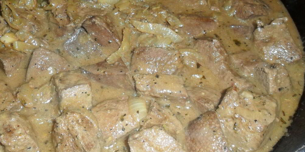 Рецепт говяжьей печени, тушенной в сметане