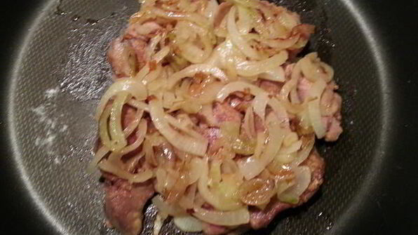 куриная печень под шапкой