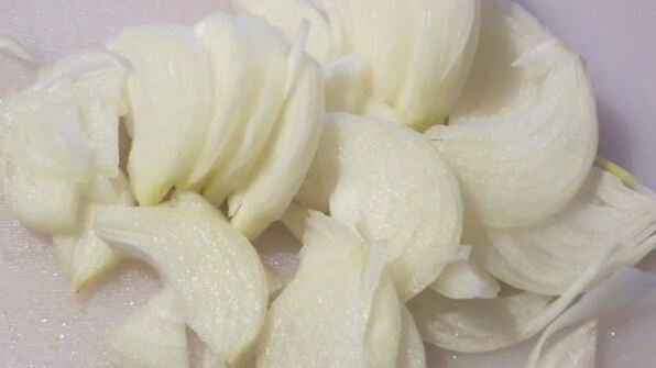 куриная печень с солеными огурцами в мв-скороварке