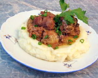 Куриная печень в мультиварке с луком и травами