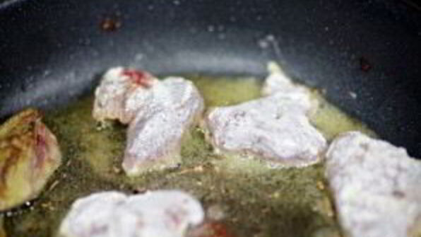 куриная печень, жареная с луком