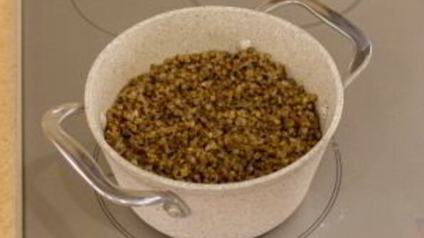 куриная печень, жаренная с грибами и гречкой