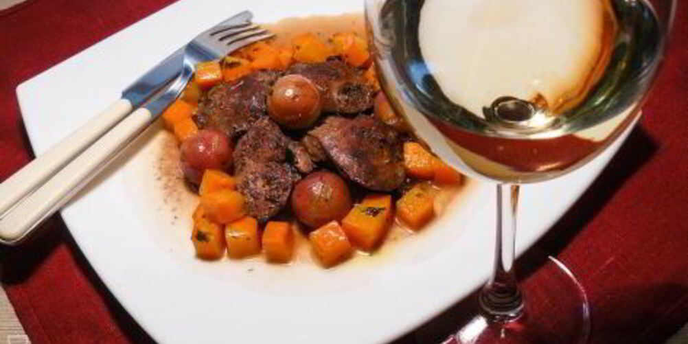 Рецепт куриной печенки с виноградом и жареным луком