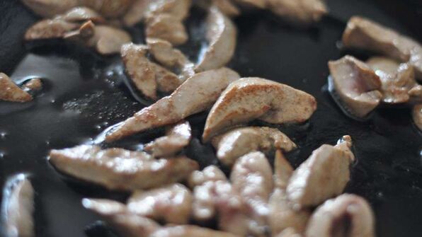 печень по-строгановски