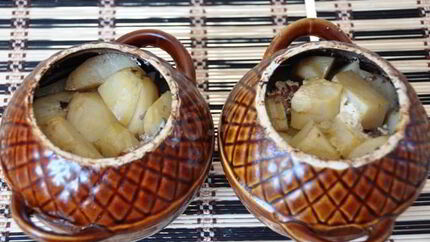 Печень с грибами запеченная в горшочке