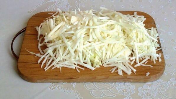 печень тушеная с капустой