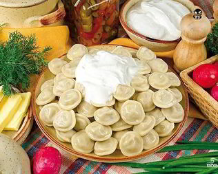 Пельмени с творогом и зеленым луком