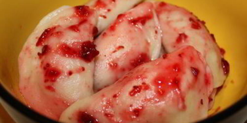 Рецепт пельменей с уткой и клюквенным соусом