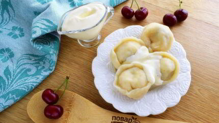 Пельмени с вишней и творогом