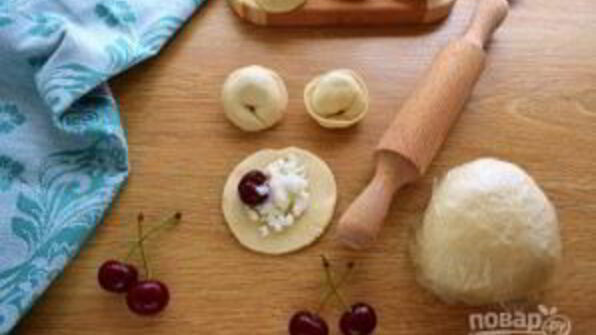 пельмени с вишней и творогом