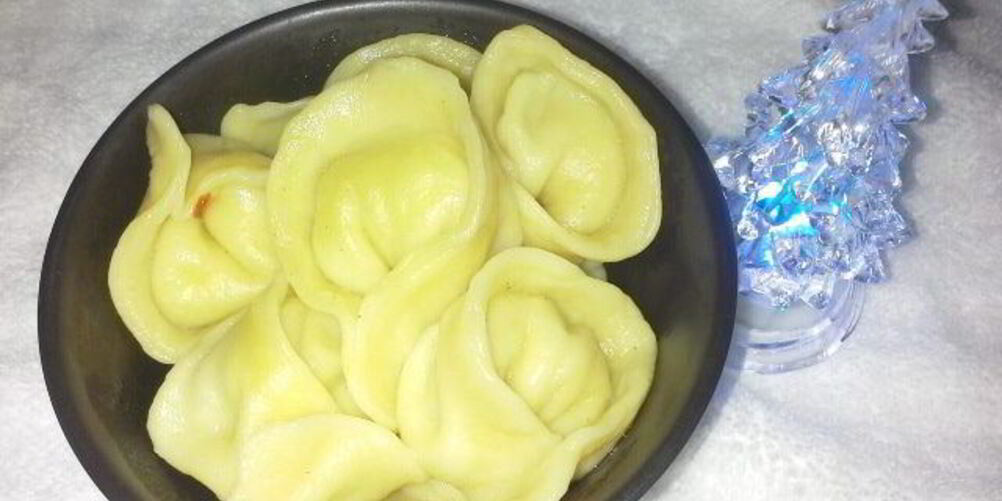 Рецепт пельменей-ушек из морковного теста