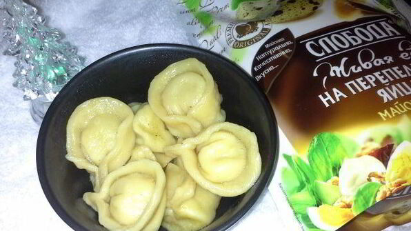 пельмени-ушки из морковного теста