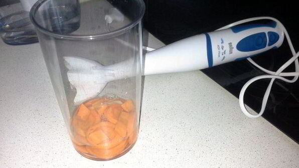 пельмени-ушки из морковного теста