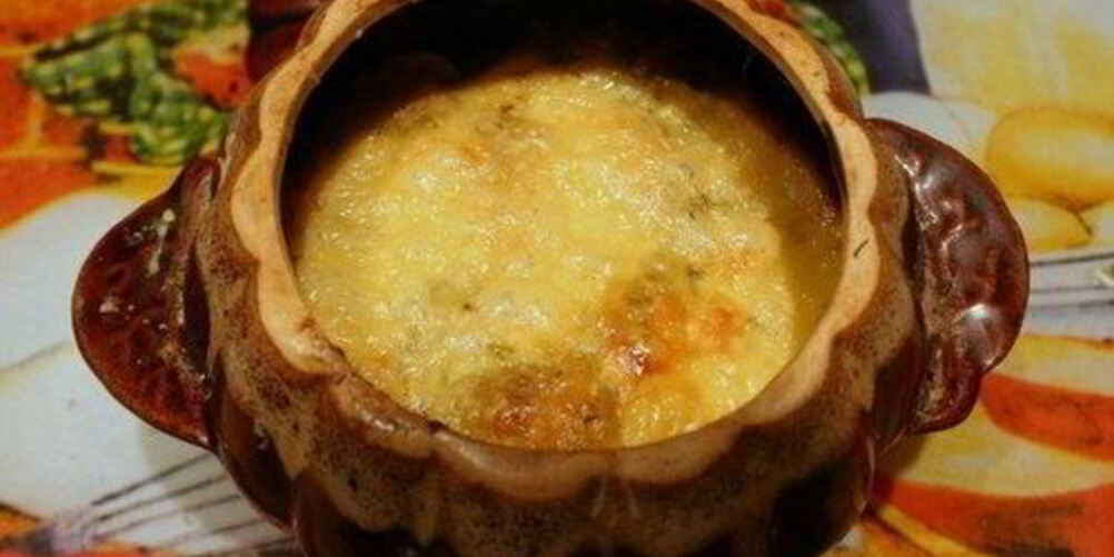 Рецепт жареных пельменей с овощами в горшочке