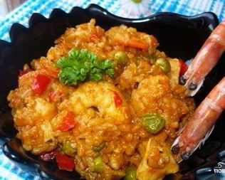 Паэлья с курицей и креветками