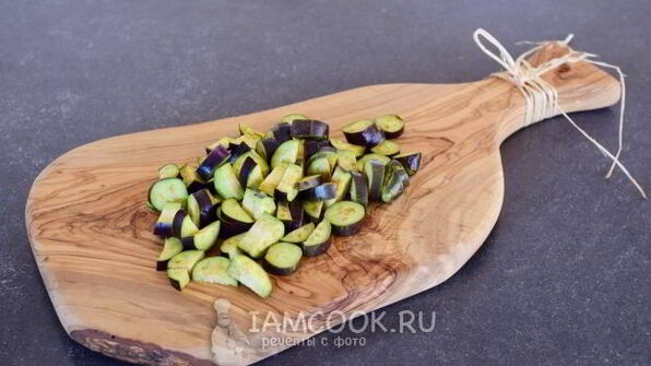 плов из булгура с баклажанами