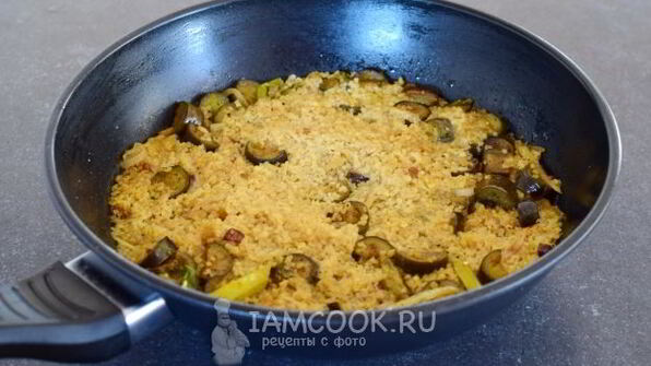 плов из булгура с баклажанами