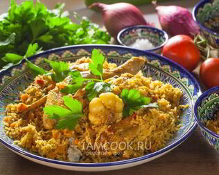 Плов из бурого риса с курицей