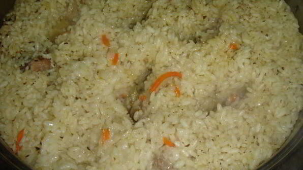 плов из курицы с изюмом