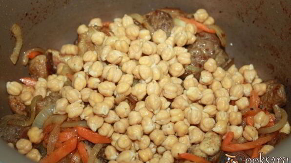 плов с говядиной, курицей и нутом в мультиварке