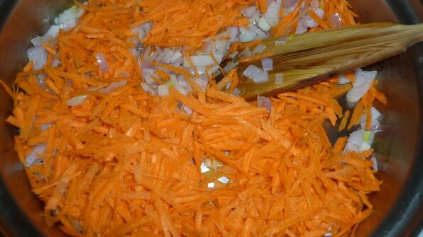 плов с мясом кролика и коричневым рисом