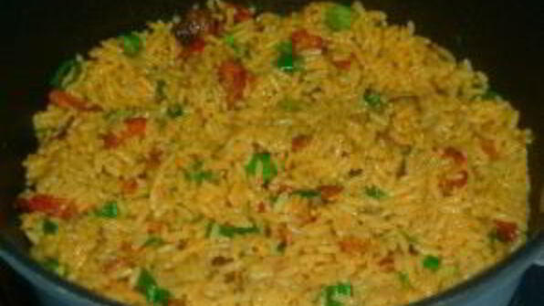 плов со свининой в кастрюле