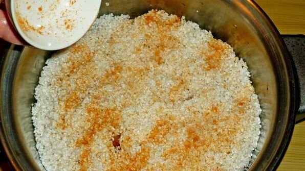 плов в кастрюле со свининой