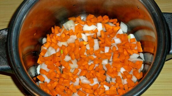 плов в кастрюле со свининой