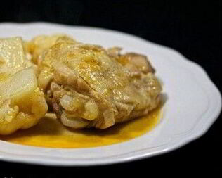 Куриное рагу с цветной капустой и помидорами