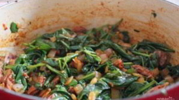 овощное рагу с колбасой