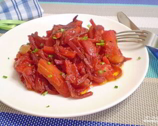 Овощное рагу со свеклой