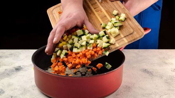 овощное рагу, запеченное в горшочках