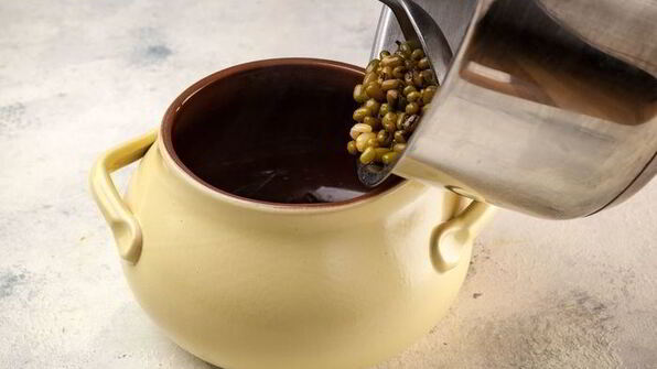 овощное рагу, запеченное в горшочках