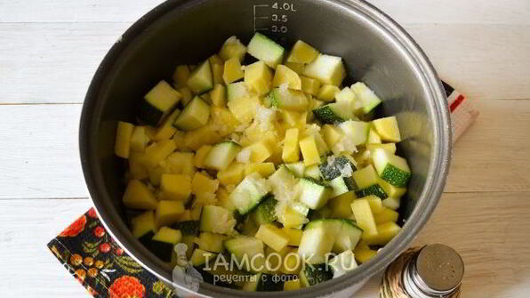 постное рагу из кабачков с картошкой в мультиварке