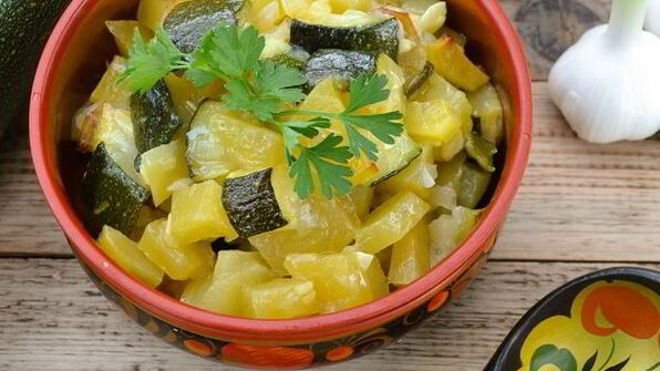 постное рагу из кабачков с картошкой в мультиварке