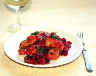 Рагу из курицы со свекольным карри