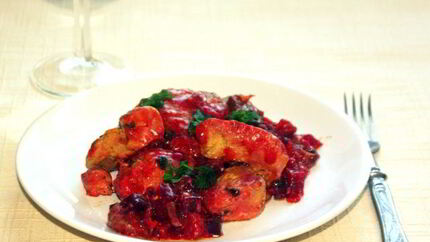 Рагу из курицы со свекольным карри