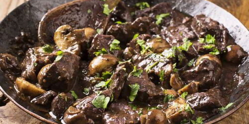 Рецепт рагу из оленины в пивном соусе