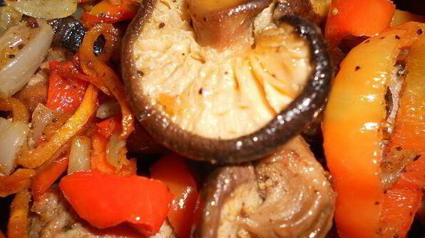 рагу в горшочке с грибами шиитаке